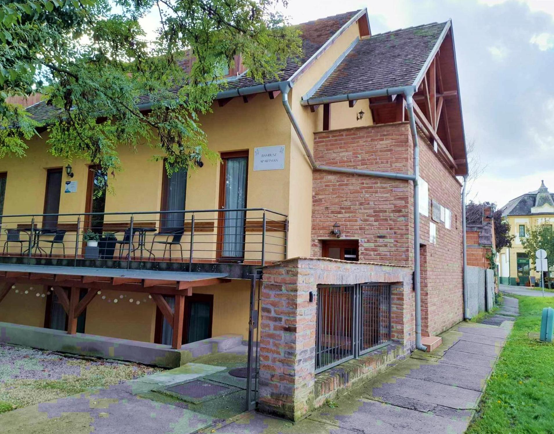 Bambusz Apartman Gyula Exterior photo